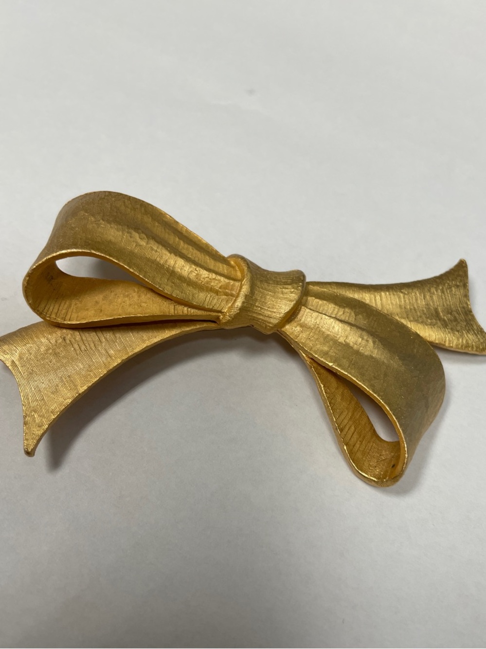 Vintage Gold Bow Brooch - Sculpted Metal Bow
